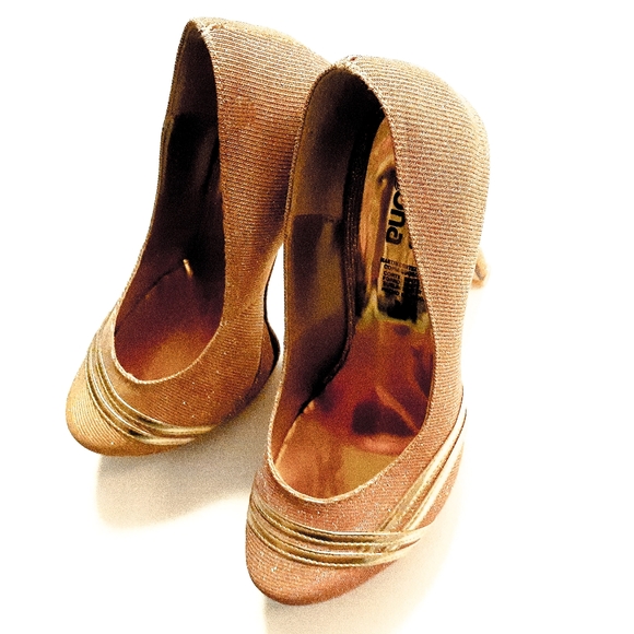 *Glam Stillettos* - Picture 4 of 6